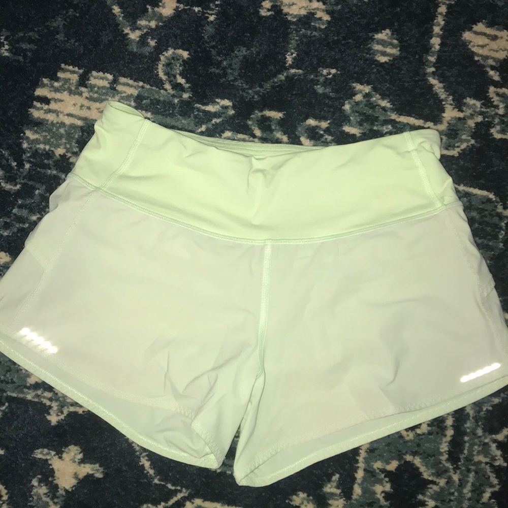 Lululemon Tracker shorts 4” size 6